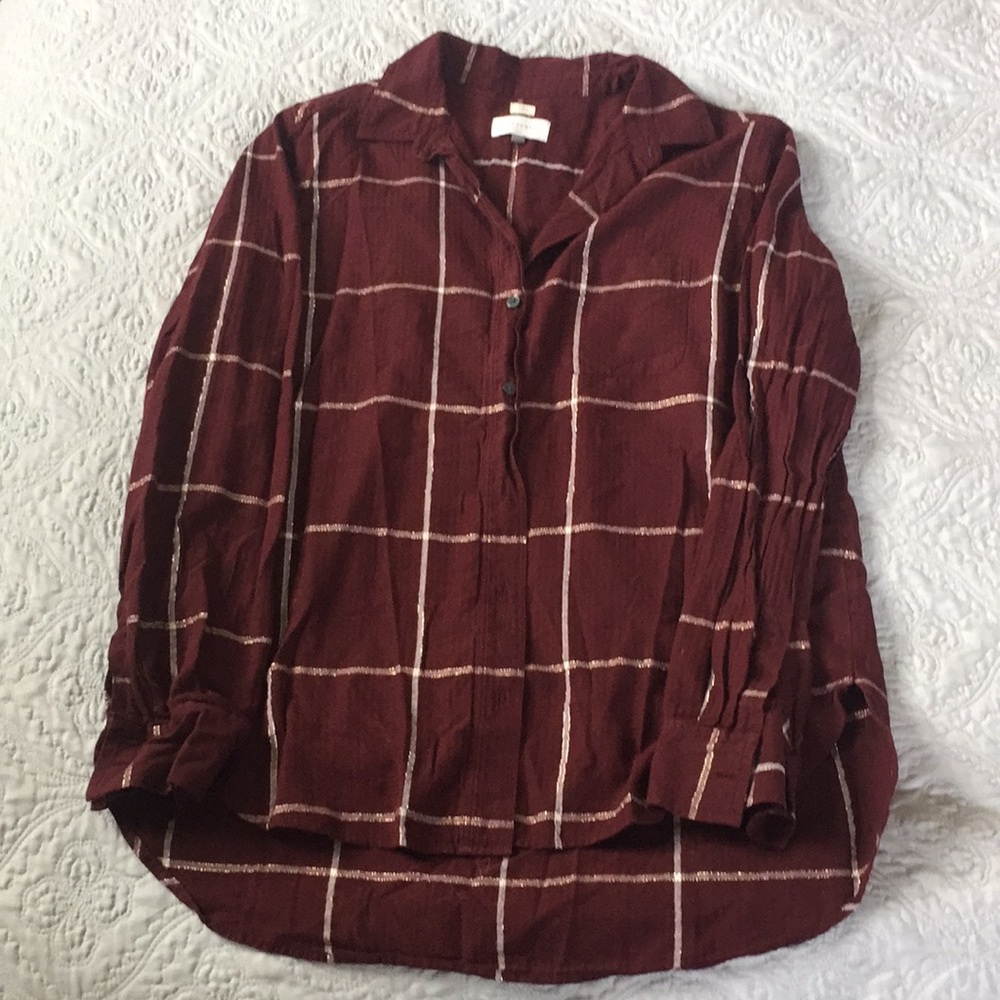 Lightweight, high-low, maroon button down shirt